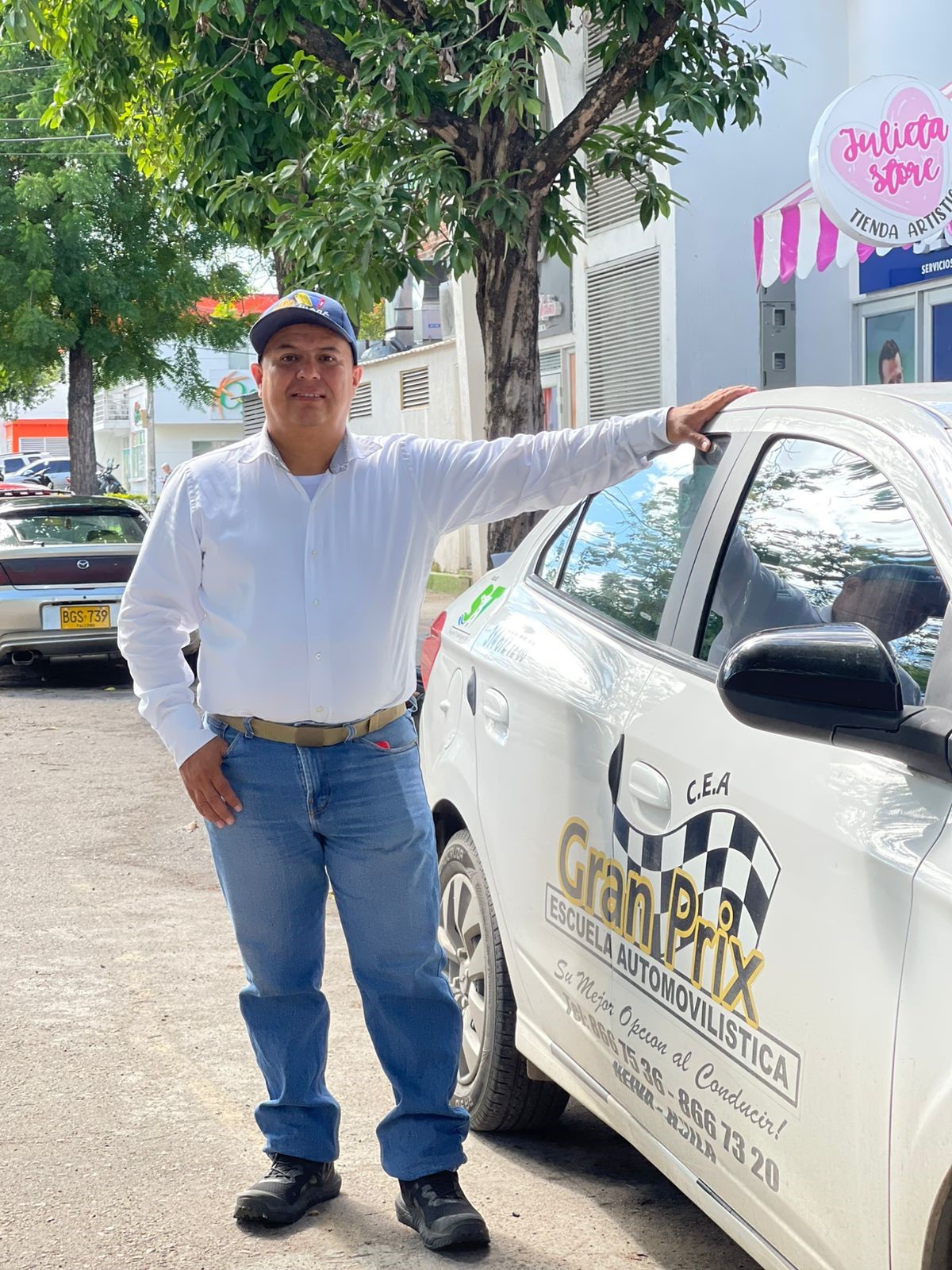 JOSE LISANDRO ARIAS gran prix neiva escuela automovilistica de conduccion enseñanza