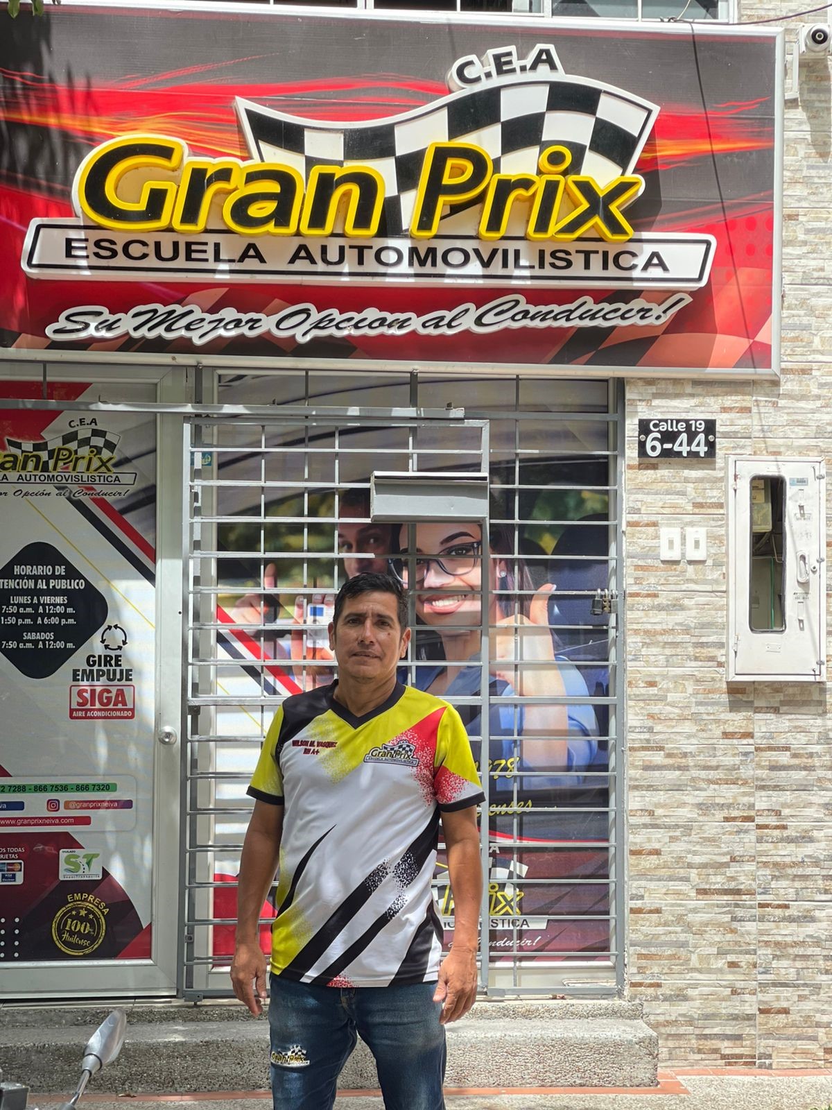 WILSON MANUEL VASQUEZ SILVA gran prix neiva escuela automovilistica de conduccion enseñanza